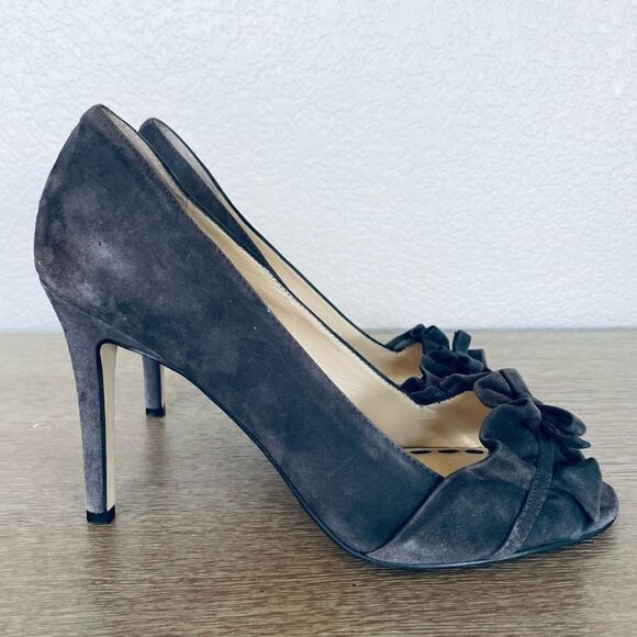 Enzo Angiolini Gray Suede Ruffle Toe High Heels Stilettos 8.5 - Picture 2 of 7